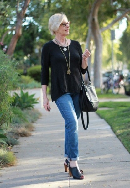 5 советов, как носить джинсы после 50, чтобы выглядеть стильно, а не нелепо