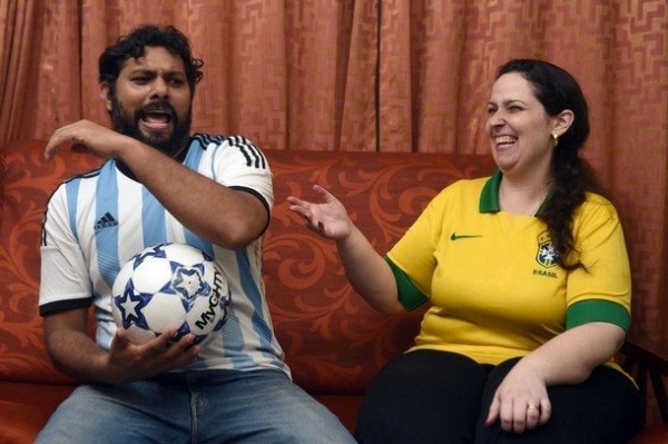 Должна ли женщина смотреть ненавистный футбол ради укрепления отношений с мужчиной