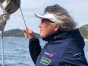 Как на похоронах прощался с Легкоступовой ее муж?