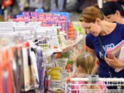 Как собрать ребенка к школе и не потратить весь семейный бюджет