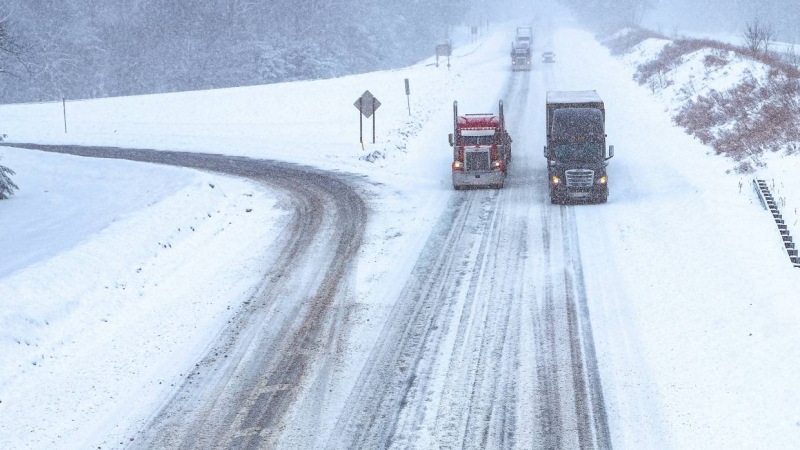 Несколько штатов США рискуют оказаться в снежной блокаде