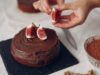 Обливаем торт шоколадом дома