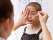 Покраснение глаз у детей: причины и методы лечения