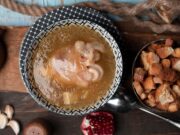 Гороховый суп с копчеными свиными ребрышками